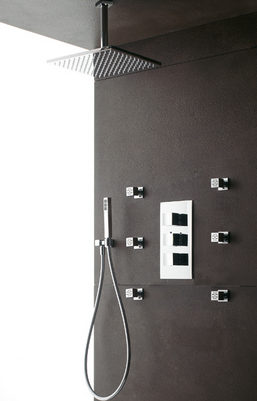 Colonne de douche encastrée